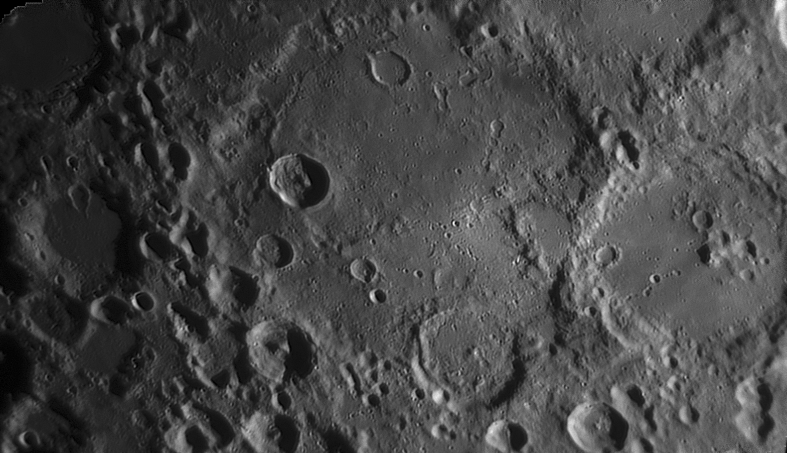 Cráter Deslandres